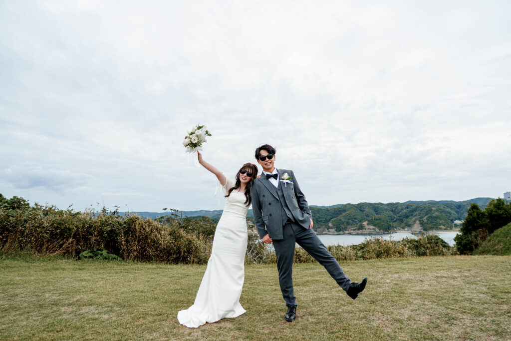 鵜原理想郷の草原でのウェディングフォト